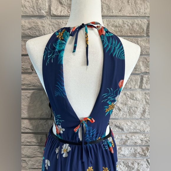 Express floral cutout maxi dress - Picture 5 of 6